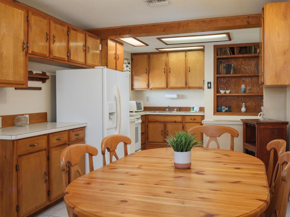 Sea Aire Oceanfront Motel 2*